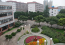 上海交通大学附属高校の校舎と校庭