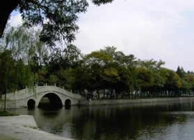 南京理工大学の庭園風キャンパス